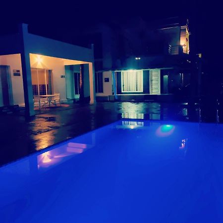 The Big Pineapple Estate Villa ウドゥピ エクステリア 写真
