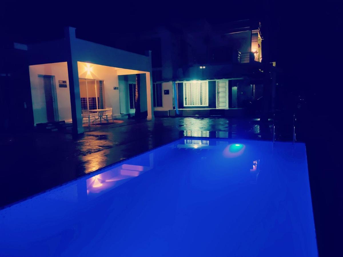 The Big Pineapple Estate Villa ウドゥピ エクステリア 写真