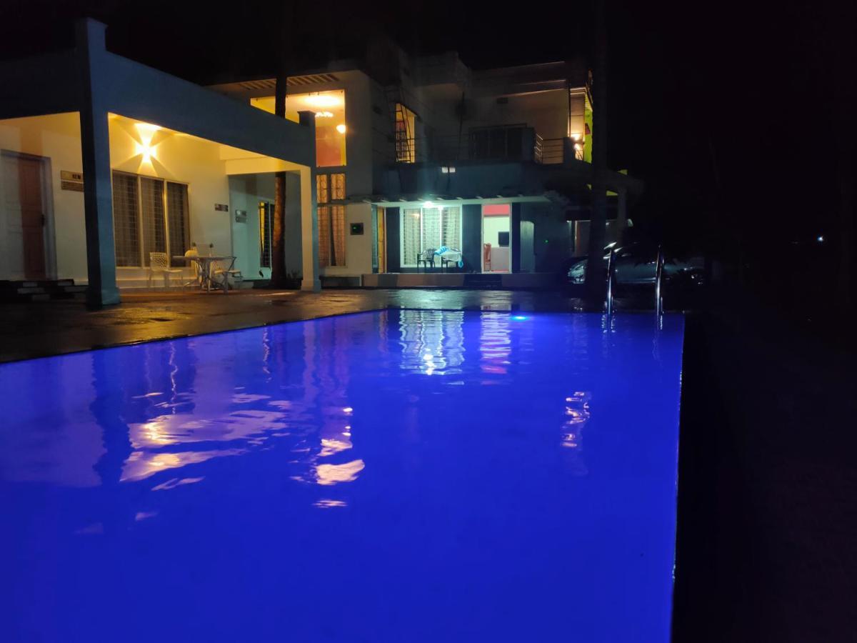 The Big Pineapple Estate Villa ウドゥピ エクステリア 写真