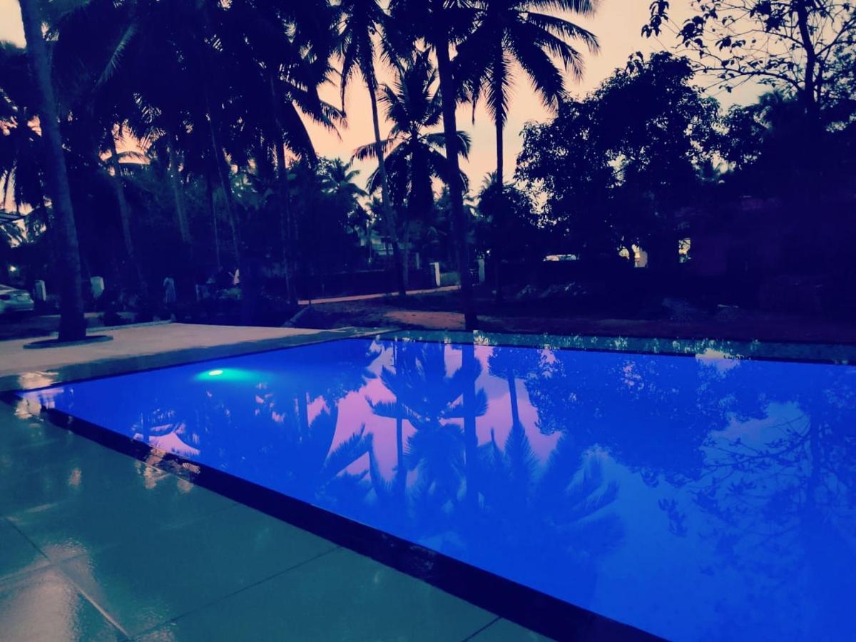 The Big Pineapple Estate Villa ウドゥピ エクステリア 写真